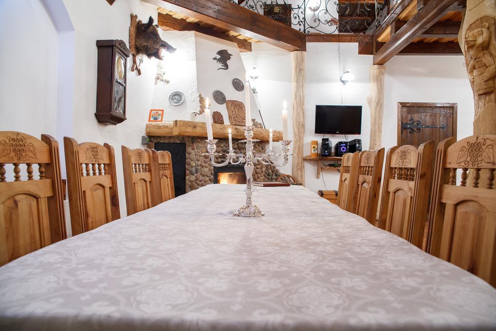 Hôtel Karalinski Falvarok Tyzengauza à Korolino  Chambre photo