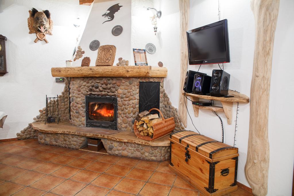 Hôtel Karalinski Falvarok Tyzengauza à Korolino  Chambre photo