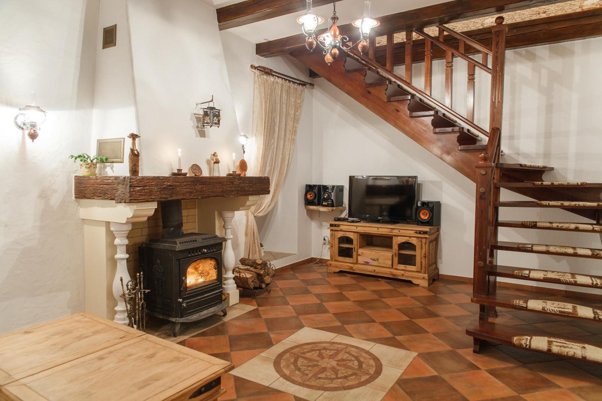 Hôtel Karalinski Falvarok Tyzengauza à Korolino  Extérieur photo