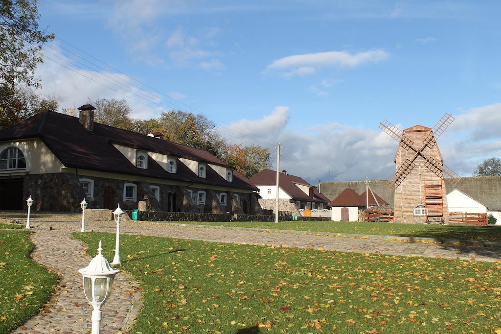 Hôtel Karalinski Falvarok Tyzengauza à Korolino  Extérieur photo