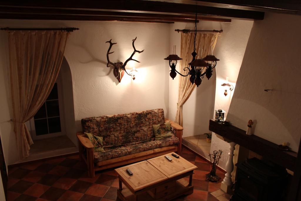 Hôtel Karalinski Falvarok Tyzengauza à Korolino  Chambre photo