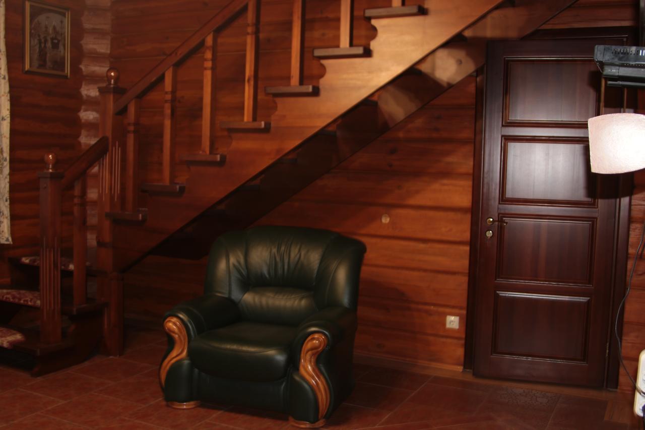 Hôtel Karalinski Falvarok Tyzengauza à Korolino  Extérieur photo