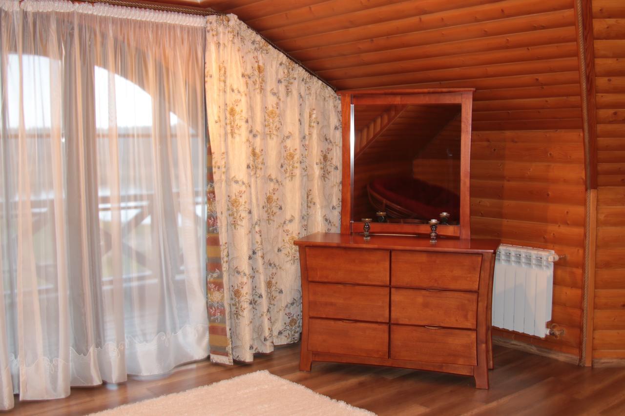 Hôtel Karalinski Falvarok Tyzengauza à Korolino  Extérieur photo